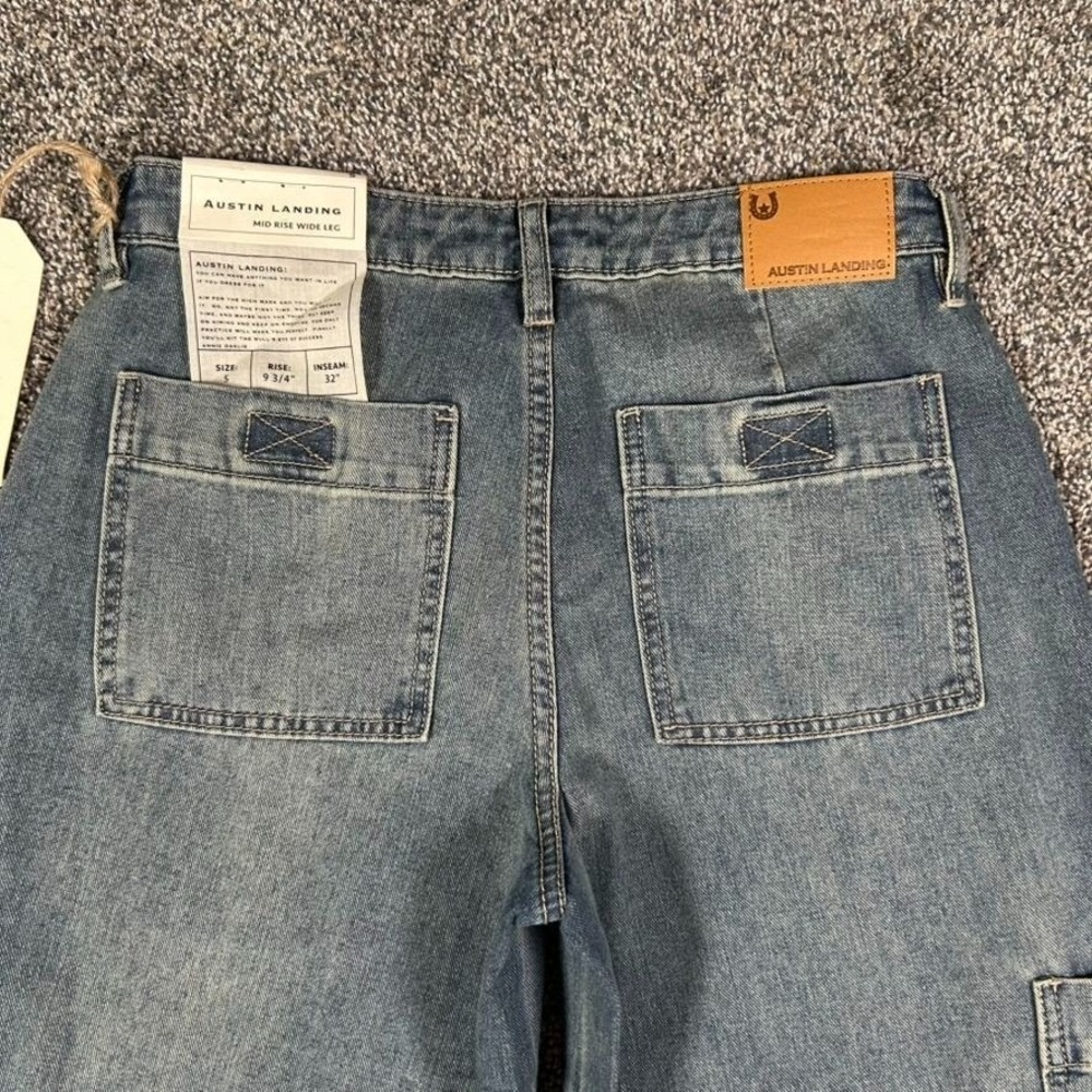 NEW Austin Landing Mid-rise Wide Leg Baggy Jeans Womens 5 Denim Cargo Pockets - Picture 6 of 16